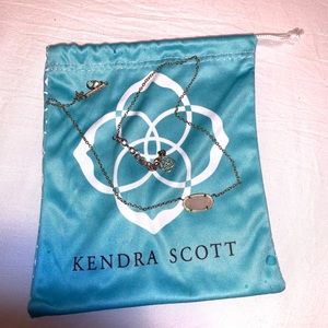 Kendra Scott Elisa Pendant Necklace in Rose Quartz